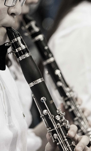 Student playing LJ Hutchen clarinet